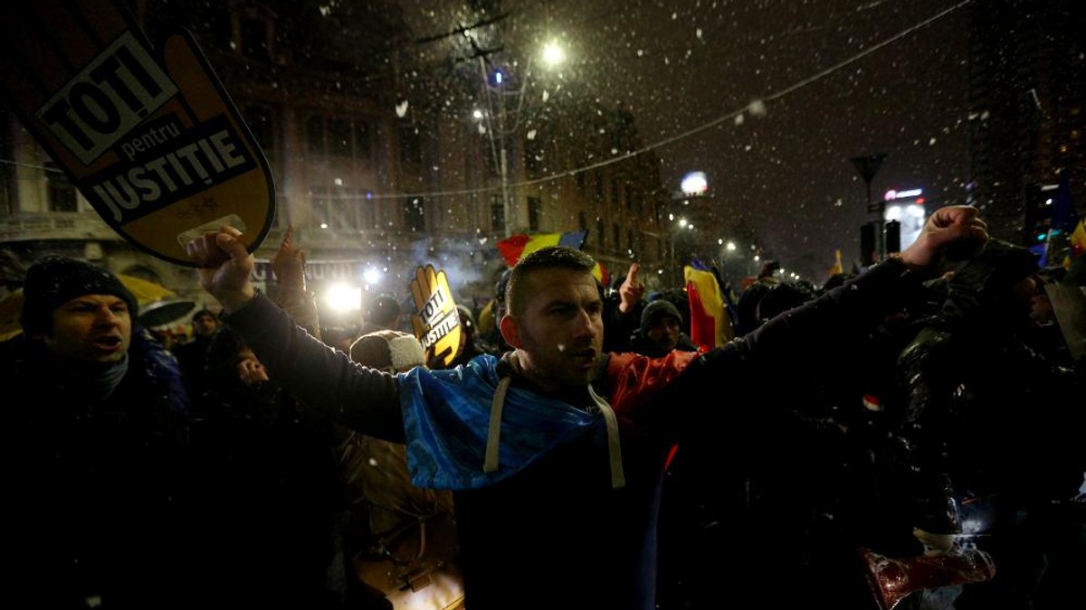 REPORTAJ VIDEO/ Filmul complet al protestului cu 100.000 de oameni: Capitala, provincia și diaspora, unite pentru justiție