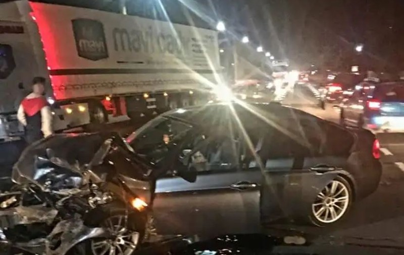 Carambol pe DN 2, în Ialomiţa. Șapte oameni, între care doi copii, au fost răniți