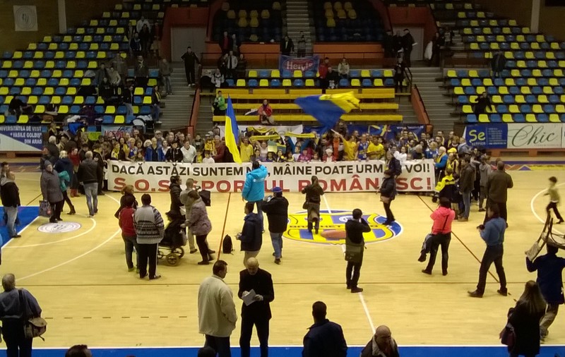 Gest incredibil al baschetbalistelor de la ICIM Arad, la un meci internațional: ^Șeful echipei îndeamnă la revoltă în sportul românesc!