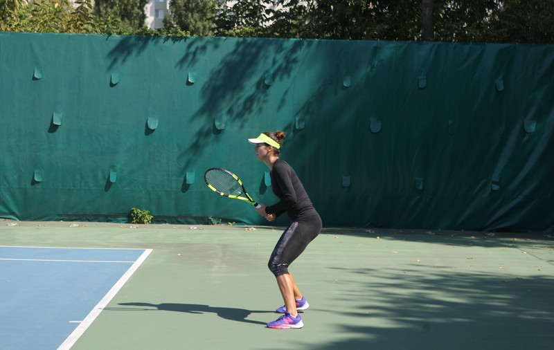 Sorana Cîrstea și Irina Begu conduc mașini de zeci de mii de euro. Fete de milioane cu bolizi în dotare! GALERIE FOTO