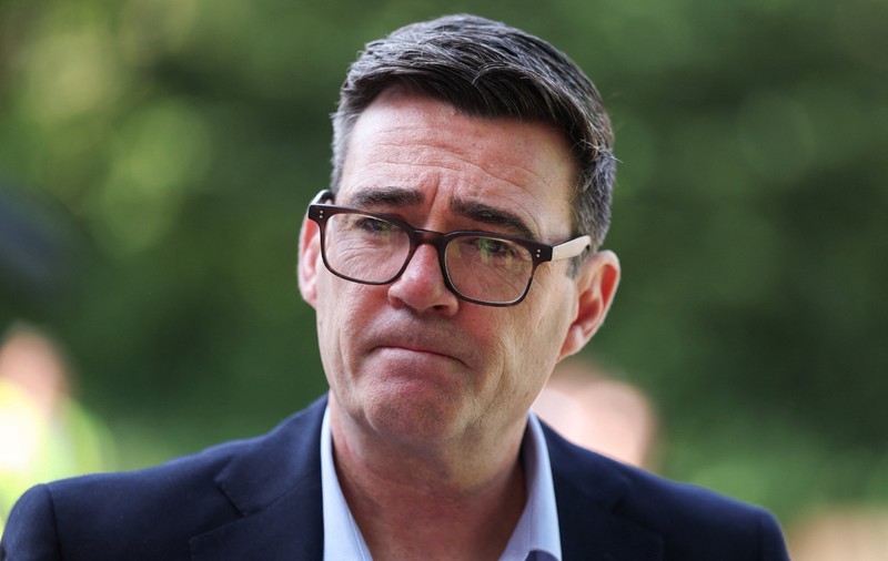Guvernul taie cu 20% impozitele pentru 32.000 de afaceri din HoReCa: cum face Andy Burnham reformă în Marea Britanie