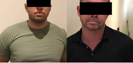 Tudor Florian, zis ”Rechinul, stânga, și adjunctul sau, Nicolae Cosmin, într-o fotografie publicată de poliția mexicană