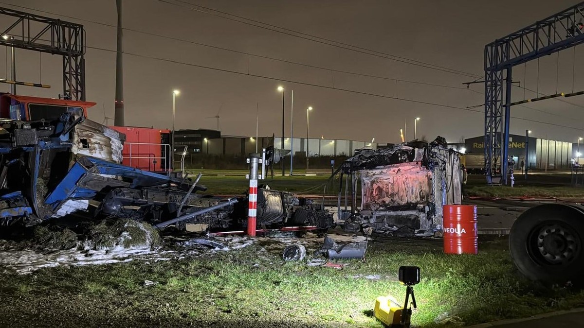 Imagine cu TIR-ul românului mort în Belgia.