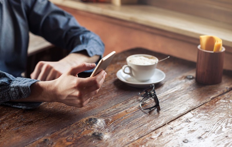 LIBERATEA TE AJUTĂ: De când vom putea plăti taxele cu telefonul mobil?