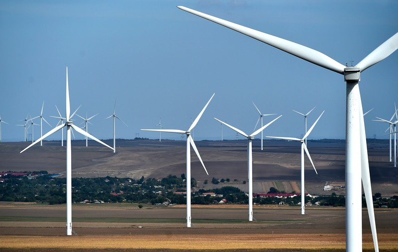 Energia eoliană a depășit în România producția de electricitate pe bază de cărbune. Cum s-a înclinat balanța în 2023 și 2024