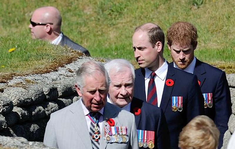 Șoc la palatul Buckingham! Prințul Charles mai are un fiu secret care ar putea ajunge la tronul Marii Britanii
