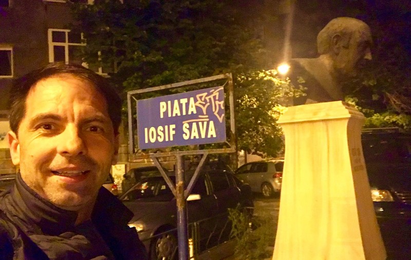Dan Negru a dat loc comentariilor. Lumea a crezut că a păstrat un accesoriu de pe vremea lui Ceaușescu
