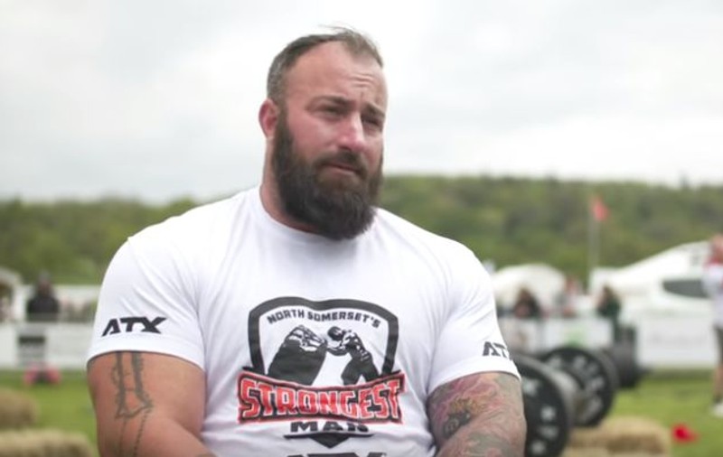 VIDEO | Momentul uimitor în care un veteran de război cu dizabilităţi a ridicat 505 de kilograme din scaunul rulant