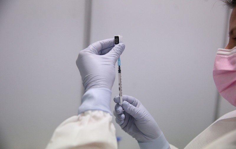 Ministerul Sănătăţii, despre vaccinul anti-COVID: Eficacitate 95% nu înseamnă că în 5% din cazuri vaccinul dă greș și e inutil