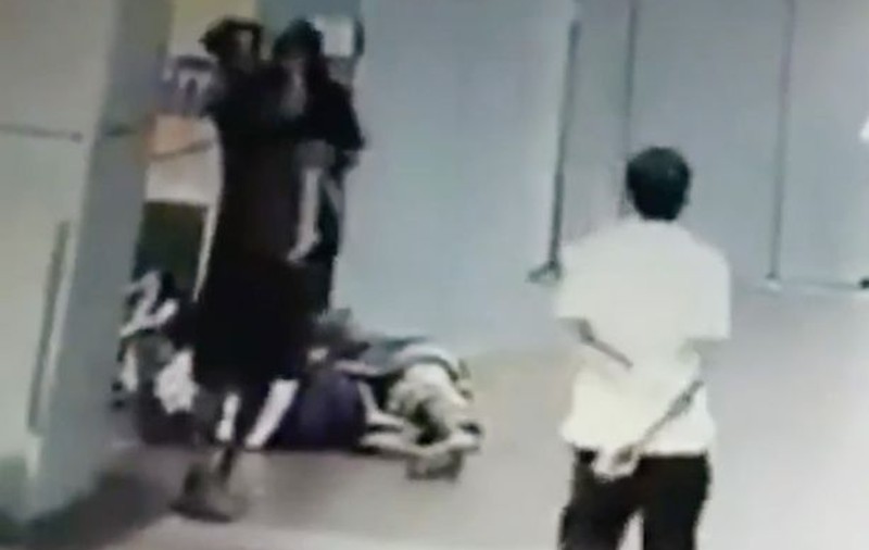O fetiță de 3 ani a fost răpită dintr-o gară de lângă mama ei. A fost violată și apoi decapitată!