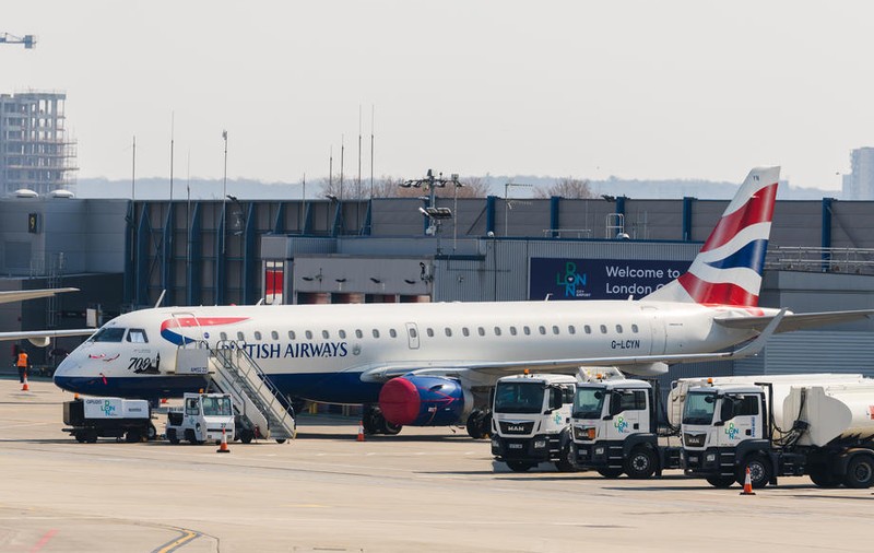 Străinii care vor sosi în Marea Britanie vor intra în carantină