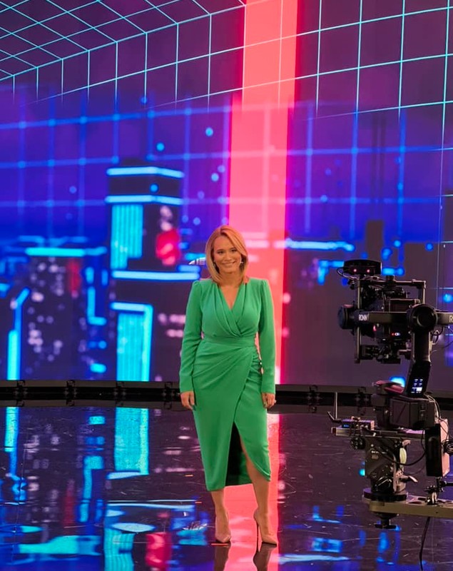 Cum se distrează Andreea Esca la petreceri: „Cineva voia să mă servească cu o băutură alcoolică și eu dansam ca nebuna”. Deliric a fost de față