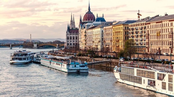 Croaziera de opt zile care străbate patru țări europene, pe Dunăre, la bordul unui hotel plutitor de lux. Imagine cu caracter reprezentativ. Sursă foto: Envato
