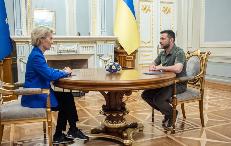 Comisarii europeni vor merge la Kiev pentru o reuniune cu guvernul ucrainean. Întâlnirea, prevăzută pe 2 februarie