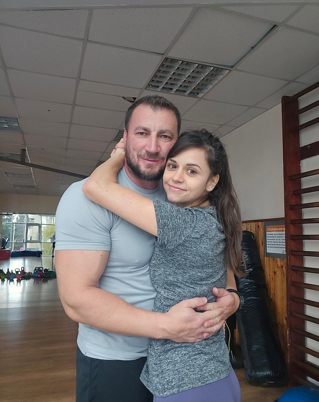 Mesajul transmis de Georgiana, soția lui Marian Godină, după ce Antena 1 a anunțat participarea lui la Survivor România 2026: „Fără uniformă, fără tastatură”