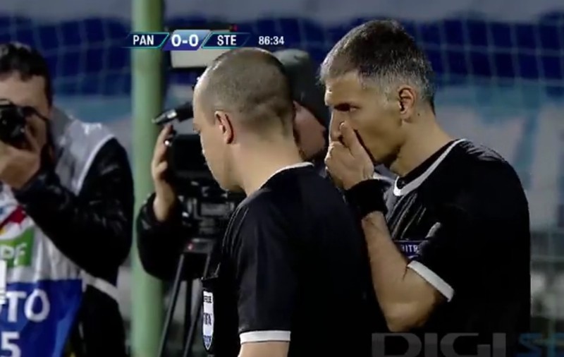 Greșelile de arbitraj influențează lupta pentru titlu de campioană. ”Reghe zice că Steaua e cea mai dezvantajată. Eu ce să mai zic?”