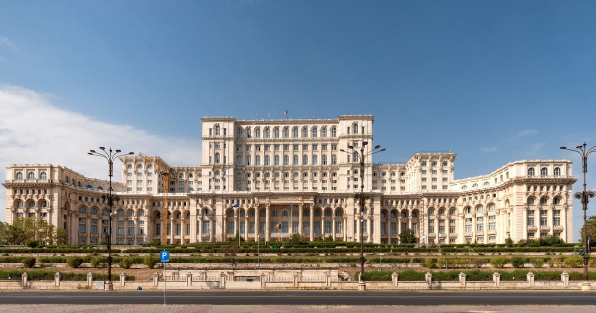 VIDEO 240 de posturi din serviciile Camerei Deputaţilor vor fi desființate, au decis deputații printr-un proiect de hotărâre votat miercuri