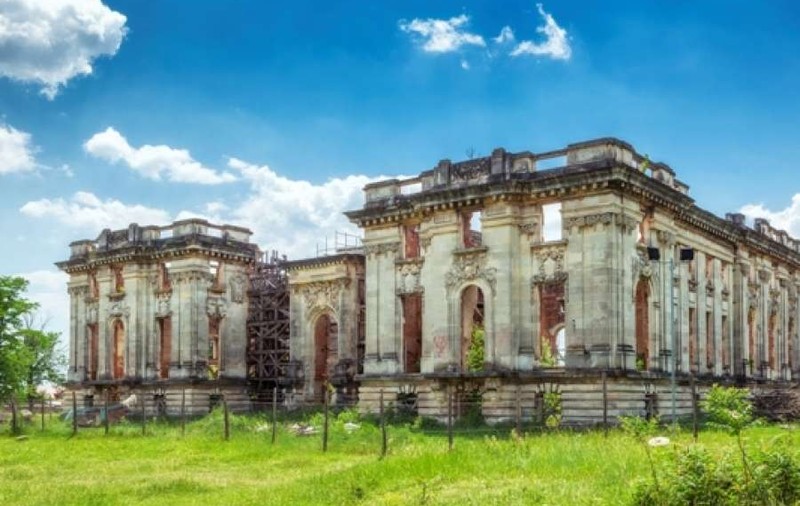 Cele mai frumoase locuri din Prahova care ar fi bântuite. Mii de turiști vin să le vadă, atrași de poveștile înfricoșătoare