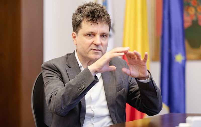 INTERVIU. Nicușor Dan acuză un atac concertat susținut financiar de investitorii care toarnă beton pe spațiile verzi: „În România, au rămas două zone de care nu se atinge Parchetul: imobiliarele și pădurile”