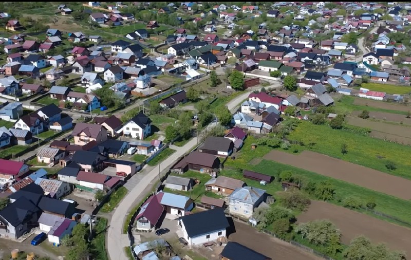Într-un sat din România, unul din trei locuitori are ajutor social: „Fiecare familie are câte 4-5 până la 10 copii”