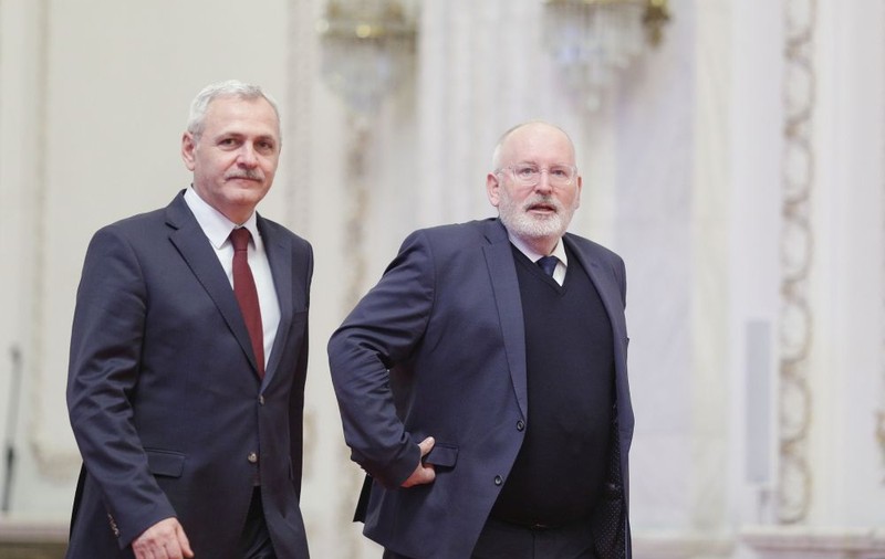 Frans Timmermans, vizită oficială în România. Discuții cu șefii Parlamentului, cu președintele, cu premierul, dar și cu reprezentanții din Justiție
