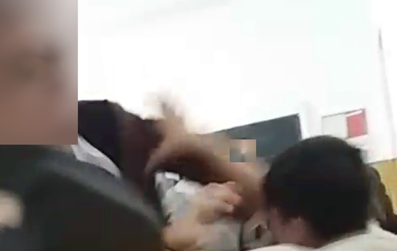 Bătaie între elevi la Colegiul Economic din Buzău. Violențele dintre adolescenți au fost filmate
