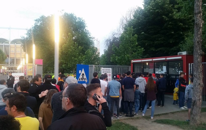 Euro 2016. România - Georgia, ultima repetiție înaintea turneului final. Bătaie de joc! Suporterii s-au călcat în picioare la ”Arena Națională”, la singura casă de bilete deschisă! / FOTO