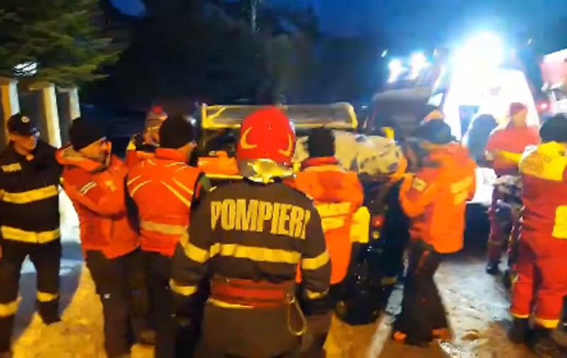 Un adolescent care a căzut de pe ATV într-o râpă de 10 metri, salvat și transportat la spital