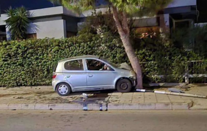 O adolescentă româncă a murit pe bancheta din spate a mașinii conduse de un iordanian de 16 ani, pe o stradă din Larnaca