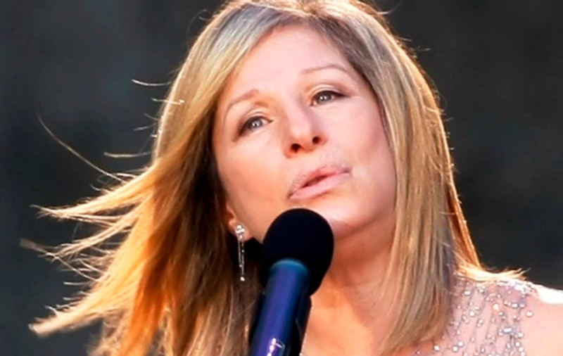 Barbra Streisand îşi licitează costumele, în scopuri caritabile