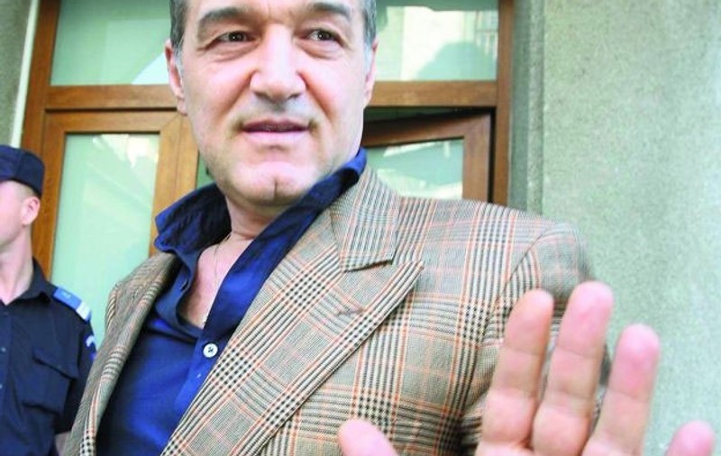 Gigi Becali, anchetat pentru fals