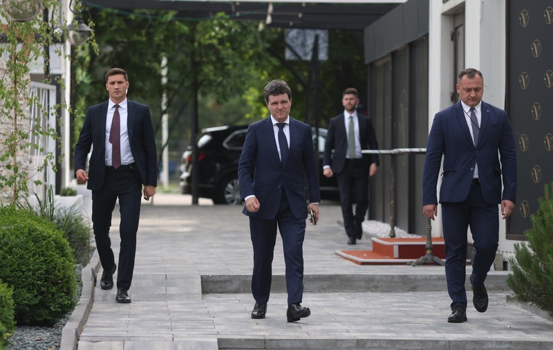 Opacitate cronică în privința activității SPP. Numărul persoanelor care primesc protecție este clasificat, iar instituția este condusă de 21 de ani de același om, generalul Lucian Pahonțu
