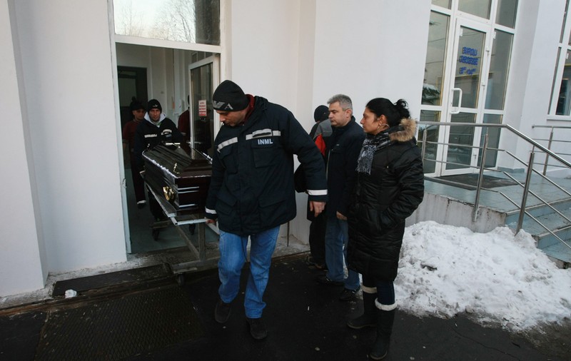 Şi-au luat acasă fiica ucisă de metrou