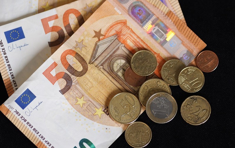 Eurostat: Inflaţia anuală în România și în UE, triplă în 2022 față de 2021