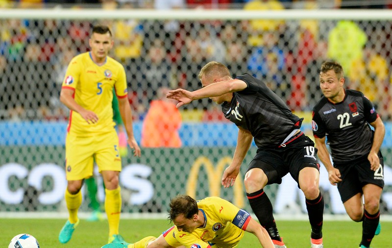 Euro 2016. Incredibil! ”Șefulică” Burleanu și gafeurul Chiricheș au fugit ca niște lași! N-aveau pregătit discursul post-rușine!