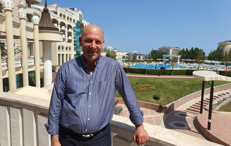 Primarul stațiunii Pomorie îi îmbie pe români la plajă în Bulgaria: „Îmi plac fiindcă sunt familiști, nu vin doar pentru viața de noapte”