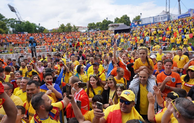 „Cod galben de suporteri la München”. Fanii români au făcut spectacol pe străzi și lângă stadion, în așteptarea meciului cu Olanda