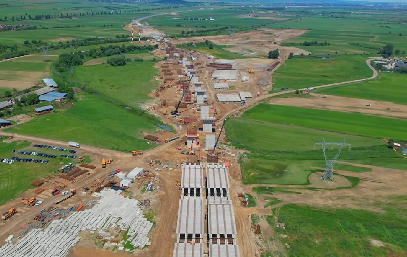 Ce lucrări trebuie terminate în două luni și jumătate pe Autostrada Moldovei A7 din Bacău, sub presiunea termenului PNRR: „O provocare monumentală”