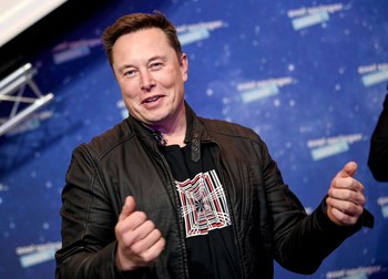 Elon Musk a dat drumul conexiunii la Starlink după ce oficialii ucraineni i-au scris pe Twitter | Foto: Hepta