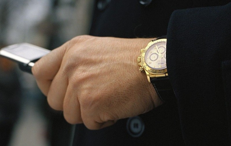 Rolex scumpește ceasurile din aur, pentru a doua oară în 2026. Producătorul elveţian invocă cererea mare şi costurile ridicate ale aurului