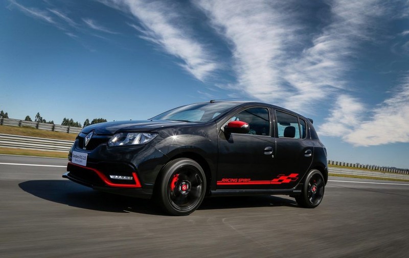 Speranţă pentru fanii Dacia: Sandero R.S. poate atinge 200 km/h!