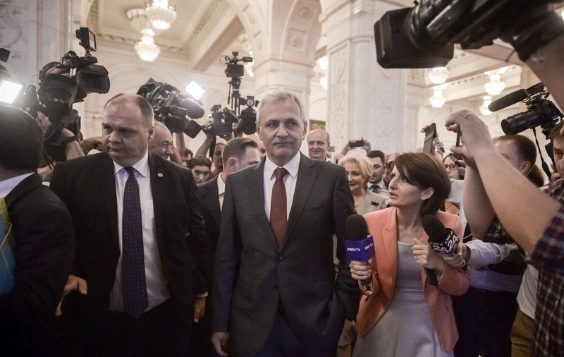 RETROSPECTIVĂ/ Săptămâna haosului în politică. Punct culminant în războiul lui Dragnea cu Statul Paralel
