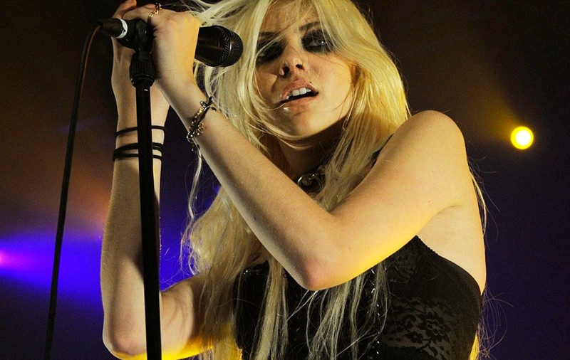 Taylor Momsen le-a cerut iertare părinţilor pentru că i-a acuzat că i-au distrus copilăria