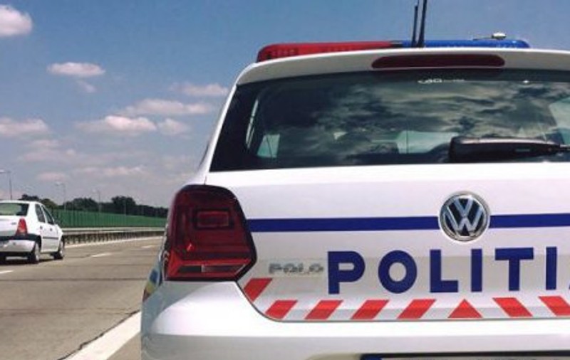Circula cu 235 km/h şi nu avea la el permisul de conducere. Surpriza polițiștilor de pe A3