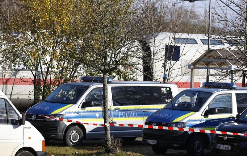 Sirianul care a înjunghiat patru persoane într-un tren din Germania a fost internat la psihiatrie