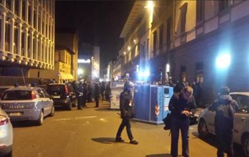 ŞOC în Italia: 14 fani ARESTAŢI după incidente dure de stradă!