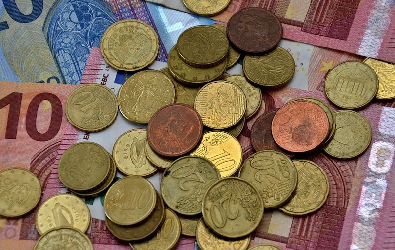 Un român care se laudă că e milionar a cerut azil în Germania și a primit 5 ani ajutor social, 62.000 de euro