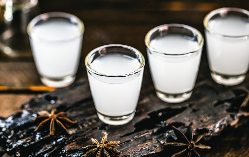 Ce este Ouzo. Cum se prepară celebra băutură