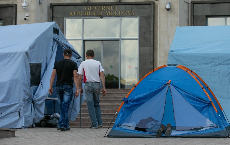 Cum am petrecut criza de la Chişinău.  Cinci zile în Republica Moldova în care am înţeles cum ar fi politicienii noştri fără UE