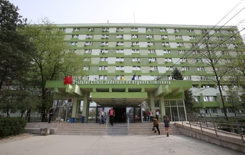 O asistentă medicală a fost bătută cu bestialitate de un grup de rromi. A ajuns pe mâinile colegilor ei, în stare gravă